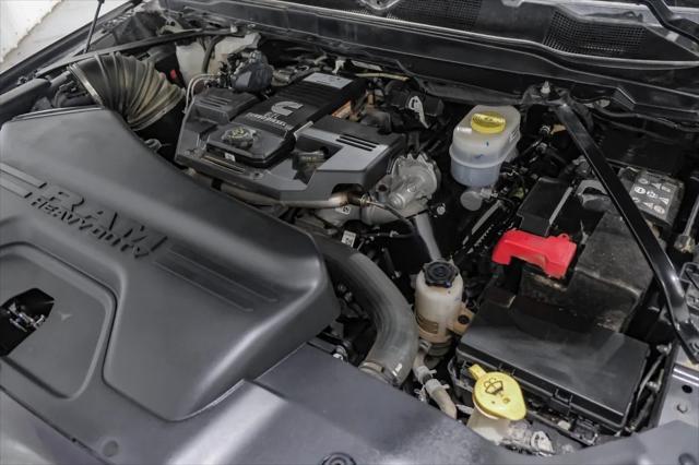 Photo of 2024 Granite Crystal Metallic Clearcoat RAM 2500
