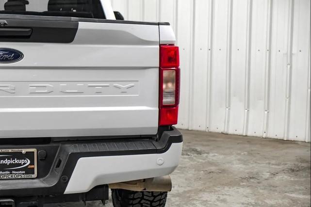 Photo of 2022 Oxford White Ford F-250