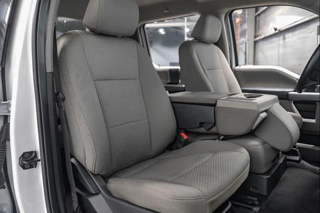 Photo of 2022 Oxford White Ford F-250