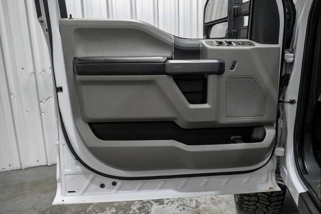 Photo of 2022 Oxford White Ford F-250