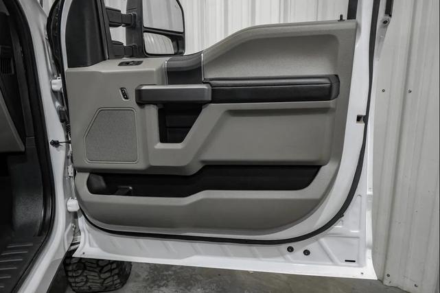 Photo of 2022 Oxford White Ford F-250