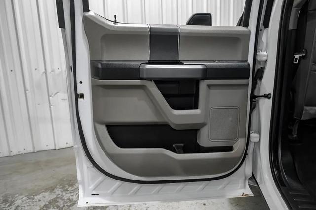Photo of 2022 Oxford White Ford F-250