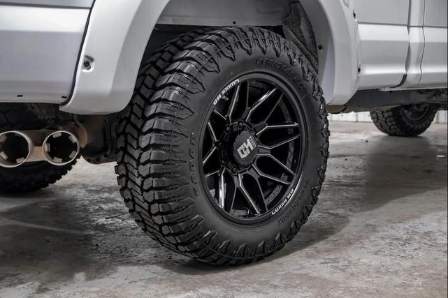 Photo of 2022 Oxford White Ford F-250