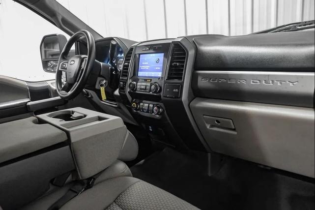 Photo of 2022 Oxford White Ford F-250