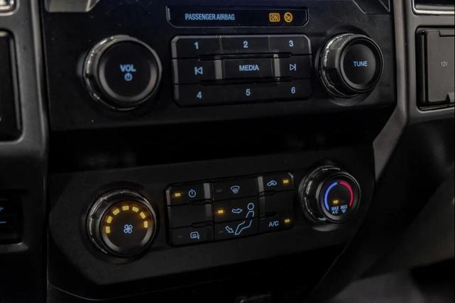 Photo of 2022 Oxford White Ford F-250