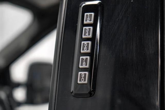Photo of 2022 Oxford White Ford F-250