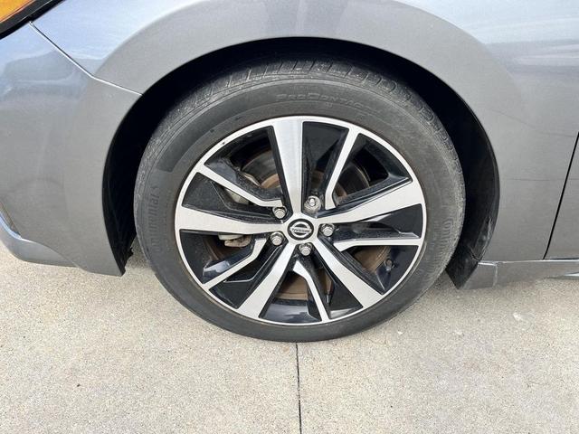 Photo of 2021 Gun Metallic Nissan Maxima