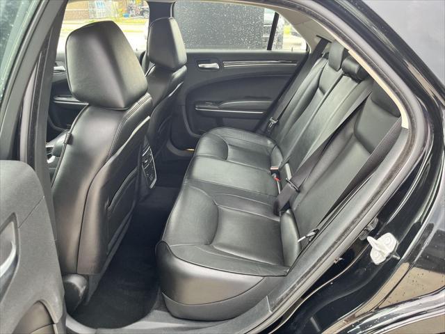 Photo of 2019 Gloss Black Chrysler 300