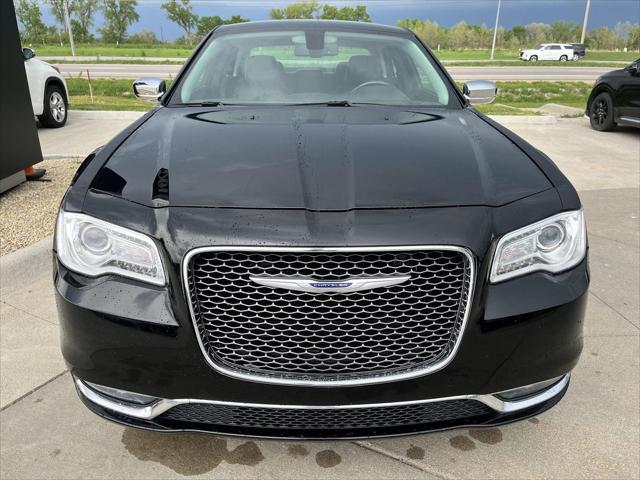 Photo of 2019 Gloss Black Chrysler 300