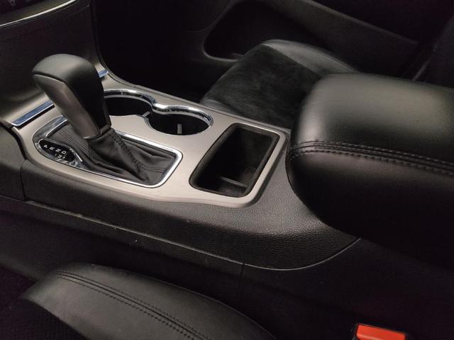 Photo of 2018 Diamond Black Crystal Pearlcoat Jeep Grand Cherokee