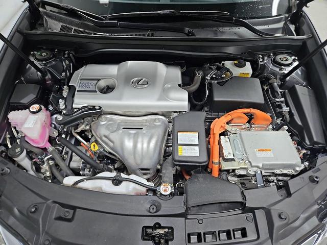 Photo of 2017 Gray Lexus ES 300h