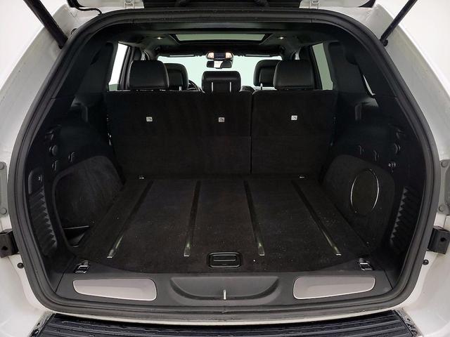 Photo of 2016 White Jeep Grand Cherokee