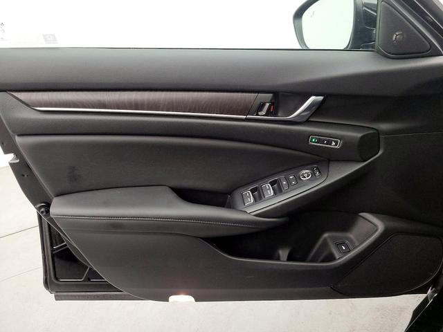 Photo of 2019 Black Honda Accord Hybrid