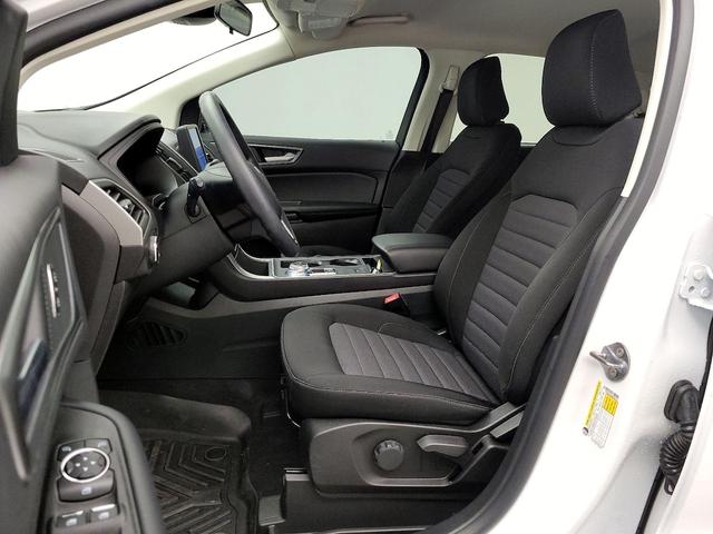 Photo of 2024 White Ford Edge