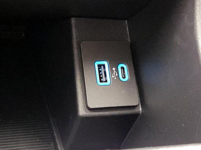 Photo of 2024 White Ford Edge