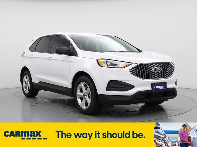 Photo of 2024 White Ford Edge