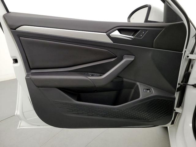Photo of 2019 White Volkswagen Jetta