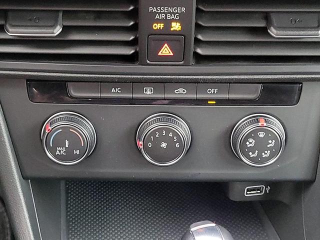 Photo of 2019 White Volkswagen Jetta