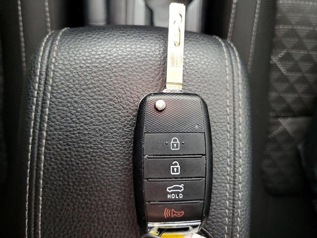 Photo of 2022 White Kia Rio