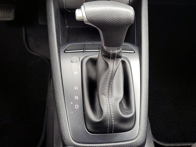 Photo of 2022 White Kia Rio
