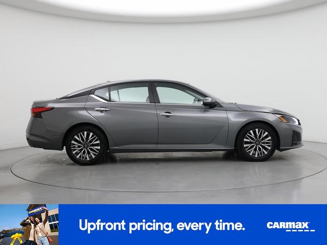 Photo of 2023 Gray Nissan Altima