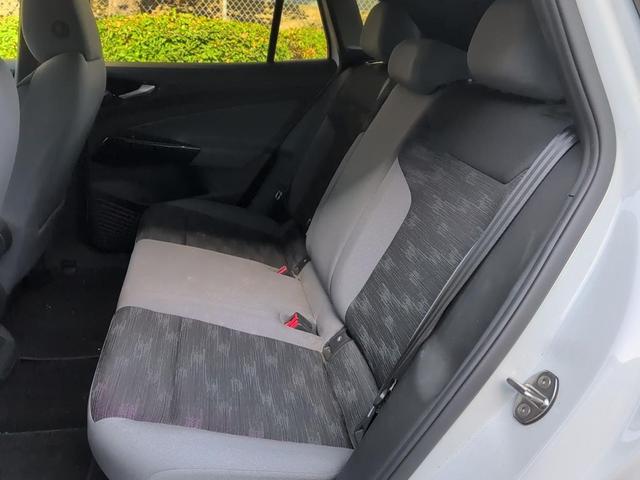 Photo of 2022 Glacier White Metallic Volkswagen ID.4