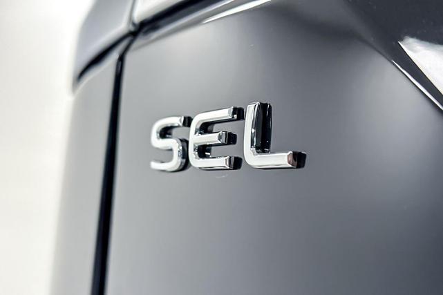 Photo of 2025 Deep Black Pearl Volkswagen Atlas