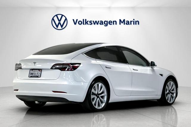 Photo of 2019 Pearl White Multi-Coat Tesla Model 3