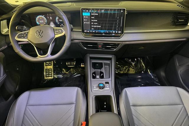 Photo of 2025 Platinum Gray Metallic Volkswagen Tiguan