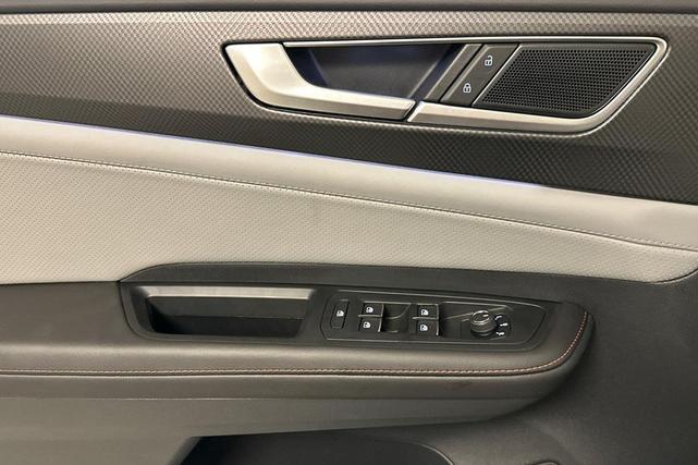 Photo of 2025 Pure White Volkswagen Atlas