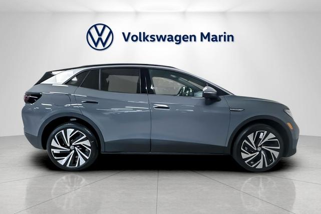 Photo of 2025 Pure Gray w/Black Roof Volkswagen ID.4