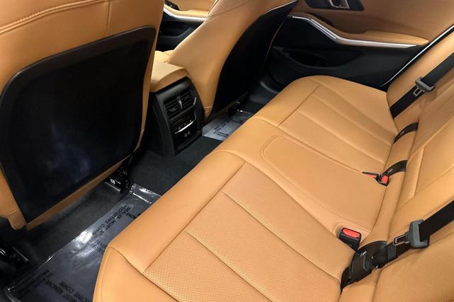 Photo of 2024 Mineral White Metallic BMW 330