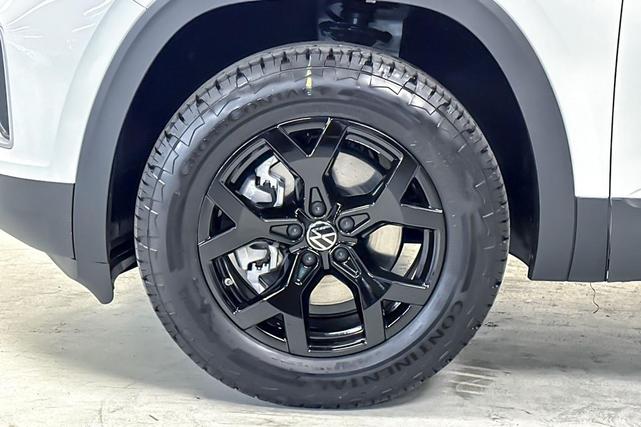 Photo of 2025 Pure White Volkswagen Atlas
