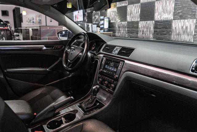 Photo of 2017 Platinum Gray Metallic Volkswagen Passat