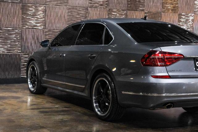 Photo of 2017 Platinum Gray Metallic Volkswagen Passat