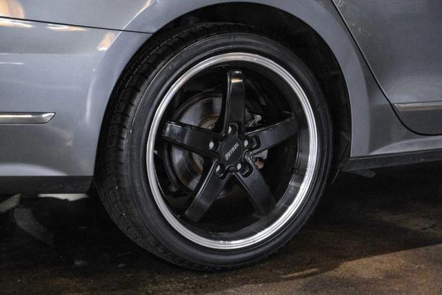 Photo of 2017 Platinum Gray Metallic Volkswagen Passat