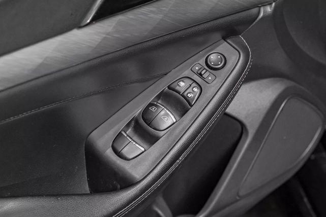 Photo of 2017 Black Nissan Maxima