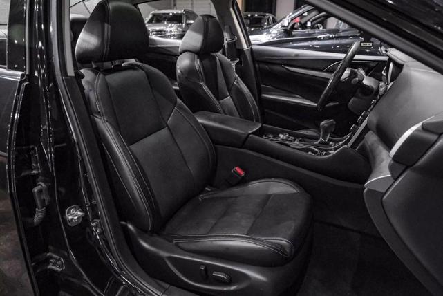 Photo of 2017 Black Nissan Maxima