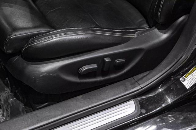 Photo of 2017 Black Nissan Maxima