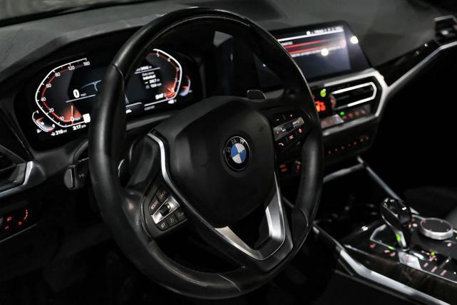 Photo of 2019 Blue BMW 330