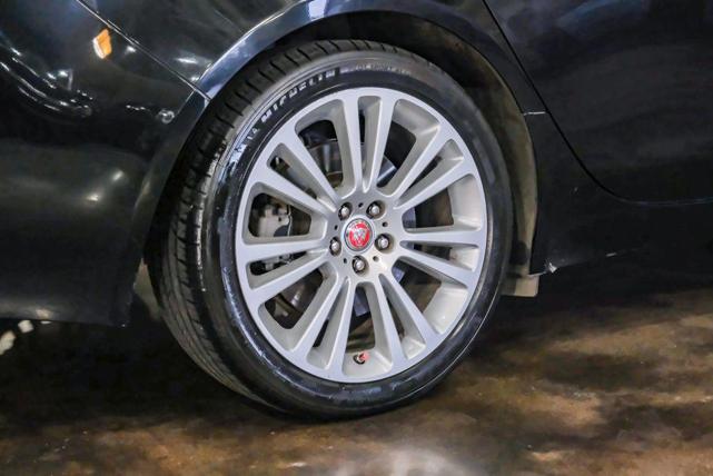 Photo of 2020 Black Jaguar XF