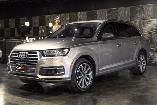 Photo of 2017 Gold Audi Q7