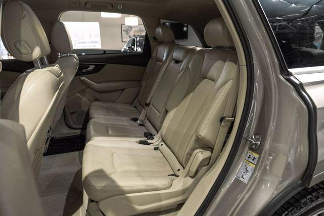 Photo of 2017 Gold Audi Q7