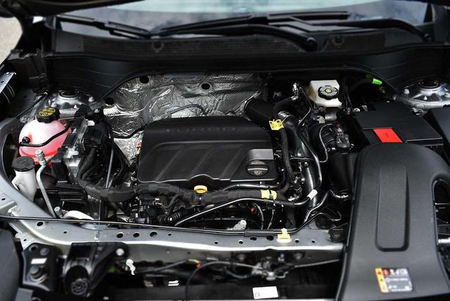 Photo of 2025 Sterling Gray Metallic Chevrolet Trax