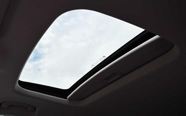 Photo of 2025 Sterling Gray Metallic Chevrolet Trax