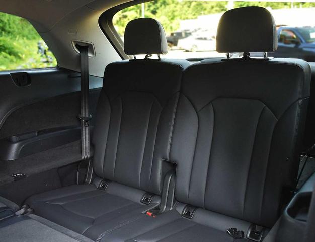 Photo of 2023 Mythos Black Metallic Audi Q7