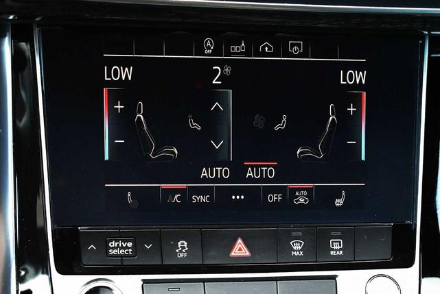Photo of 2023 Mythos Black Metallic Audi Q7
