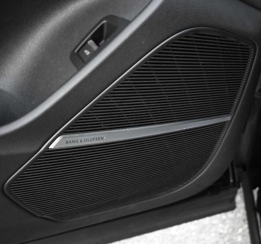 Photo of 2023 Mythos Black Metallic Audi Q7