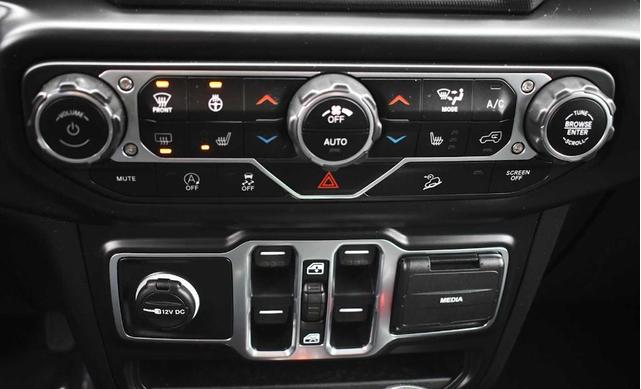 Photo of 2020 Bright White Clearcoat Jeep Wrangler Unlimited