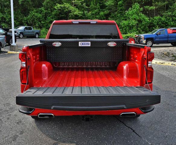 Photo of 2021 Red Chevrolet Silverado 1500